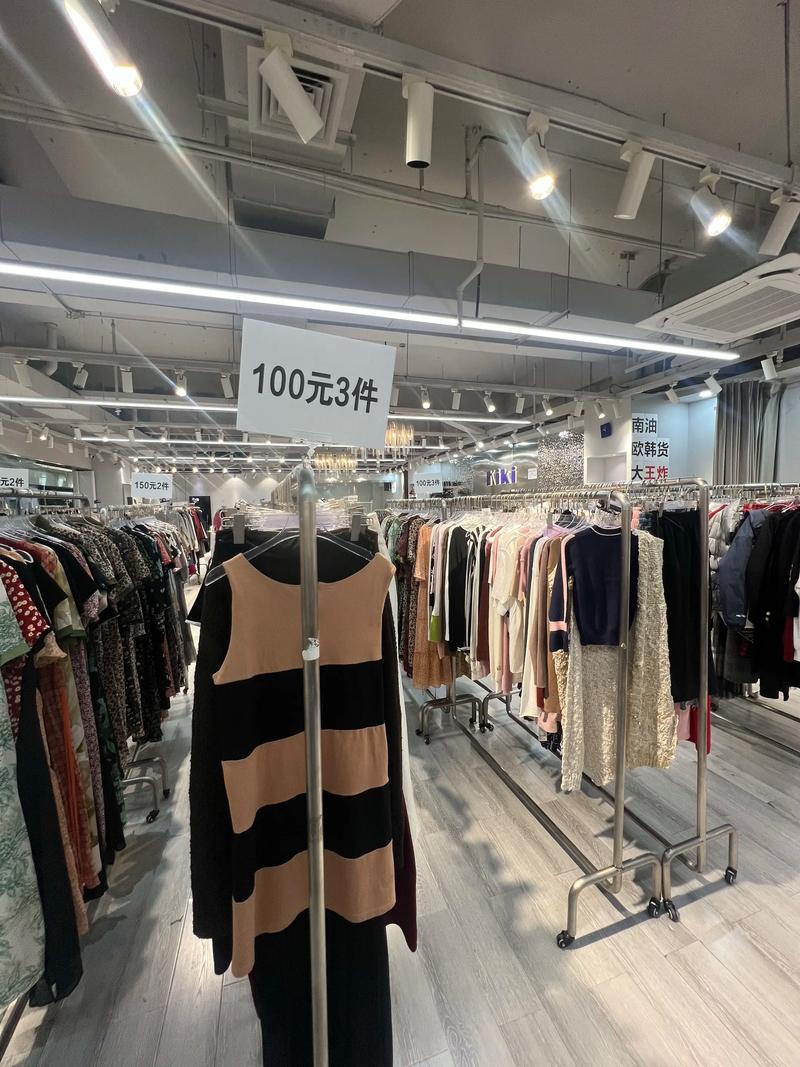 上海虹口服装店：时尚与贴心的完美结合